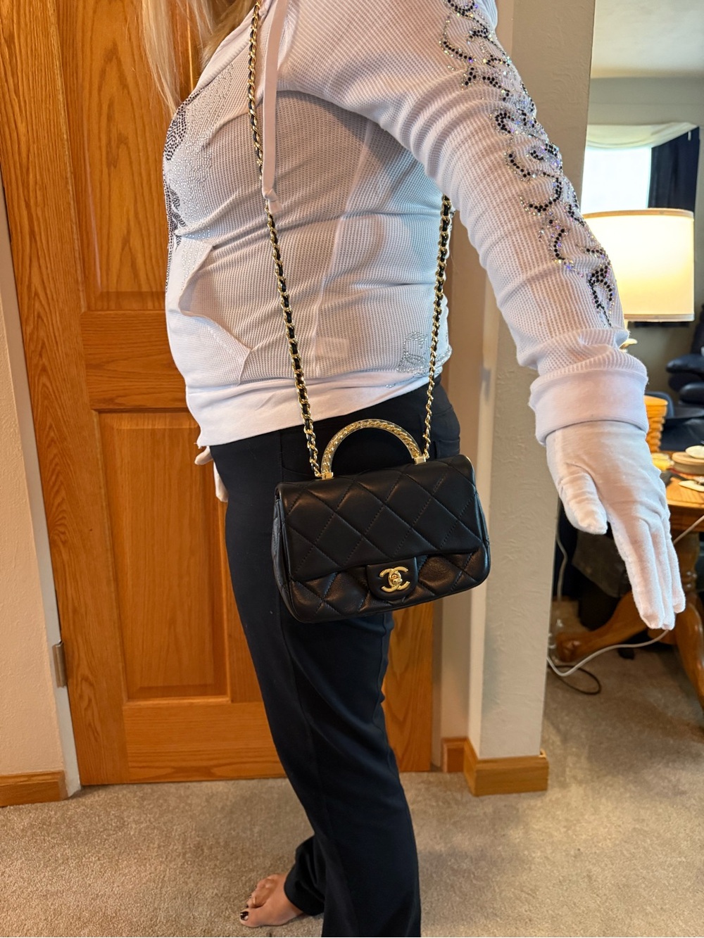 NWOT Chanel Black Quilted Lambskin Crossbody Bag with Gold Chain. Never used. - Picture 9 of 10